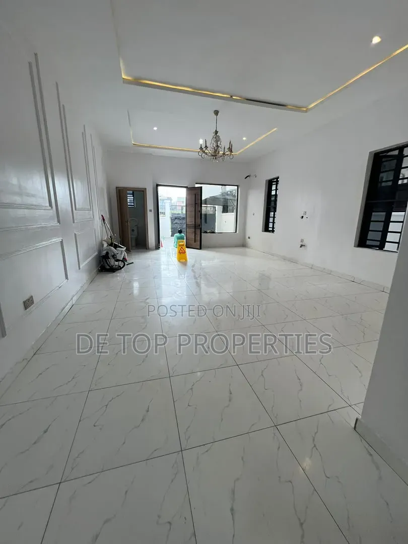 4bdrm Duplex in Ikota for rent