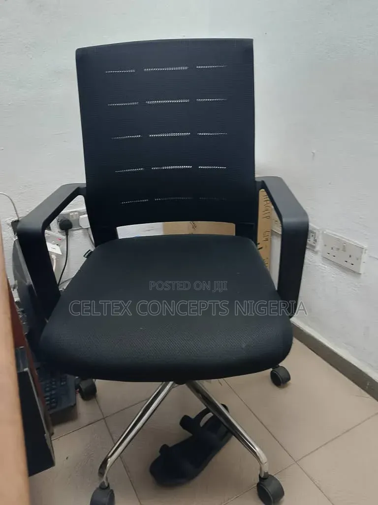 Generic Black Mesh Swivel Chair