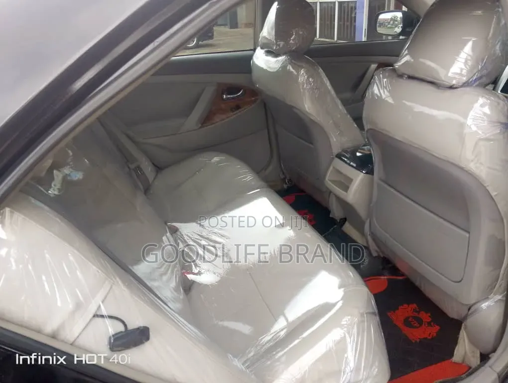Toyota Camry XLE 4dr Sedan (2.5L 4cyl 6A) 2011 Ivory