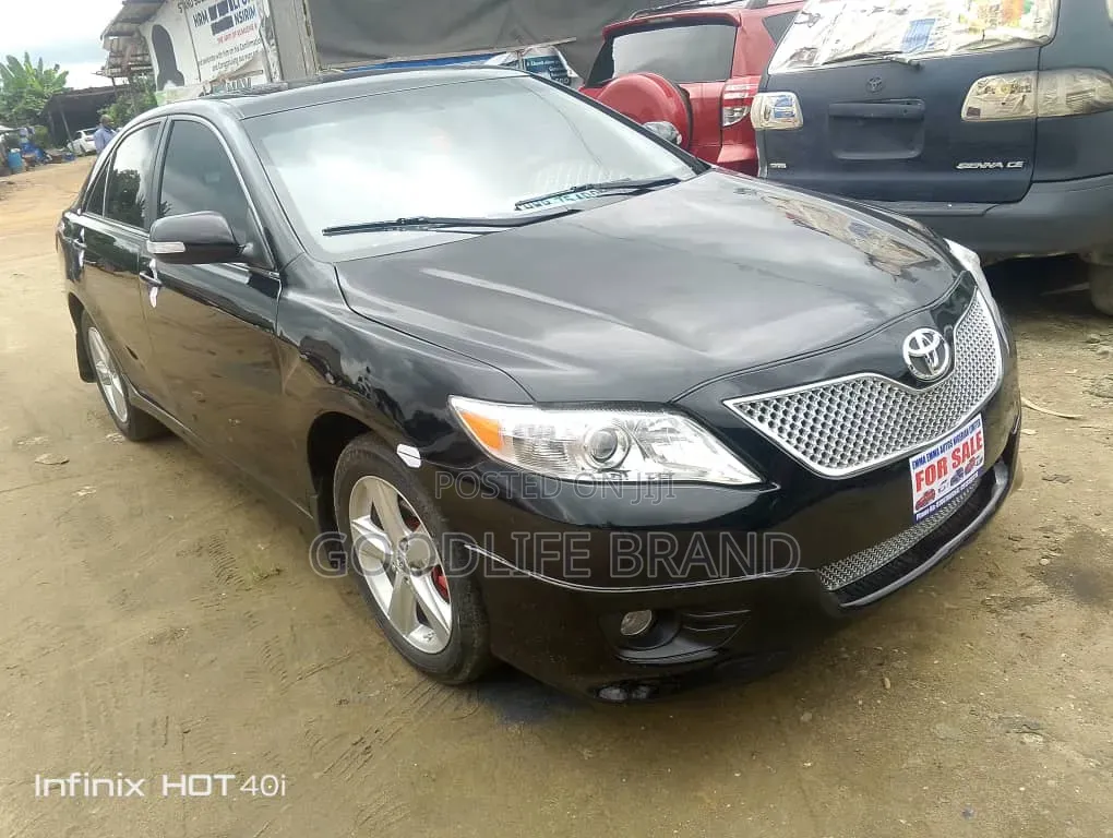 Toyota Camry XLE 4dr Sedan (2.5L 4cyl 6A) 2011 Ivory