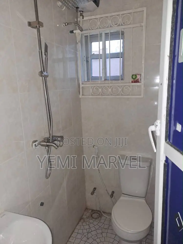 1bdrm Block of Flats in Ateere, After for rent