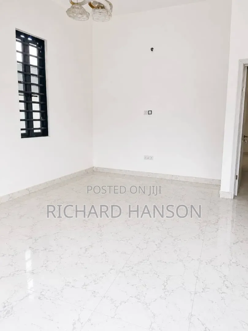 2bdrm Bungalow in Secured, Ogombo for sale