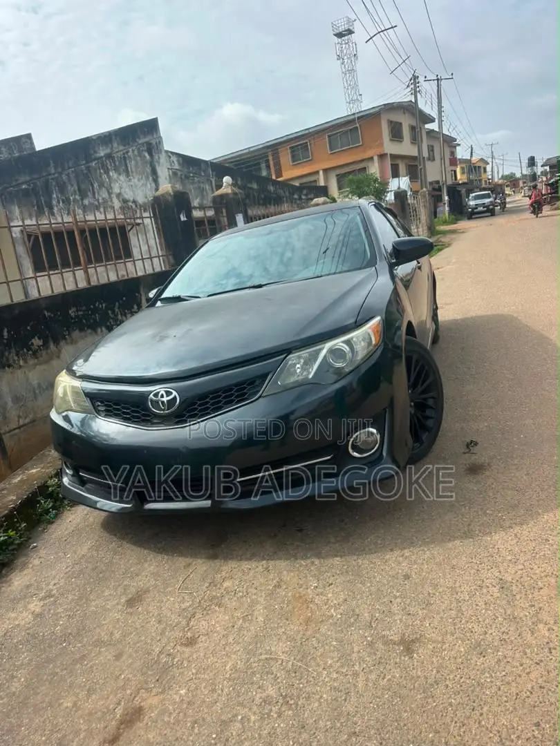 Toyota Camry 2014 Gray