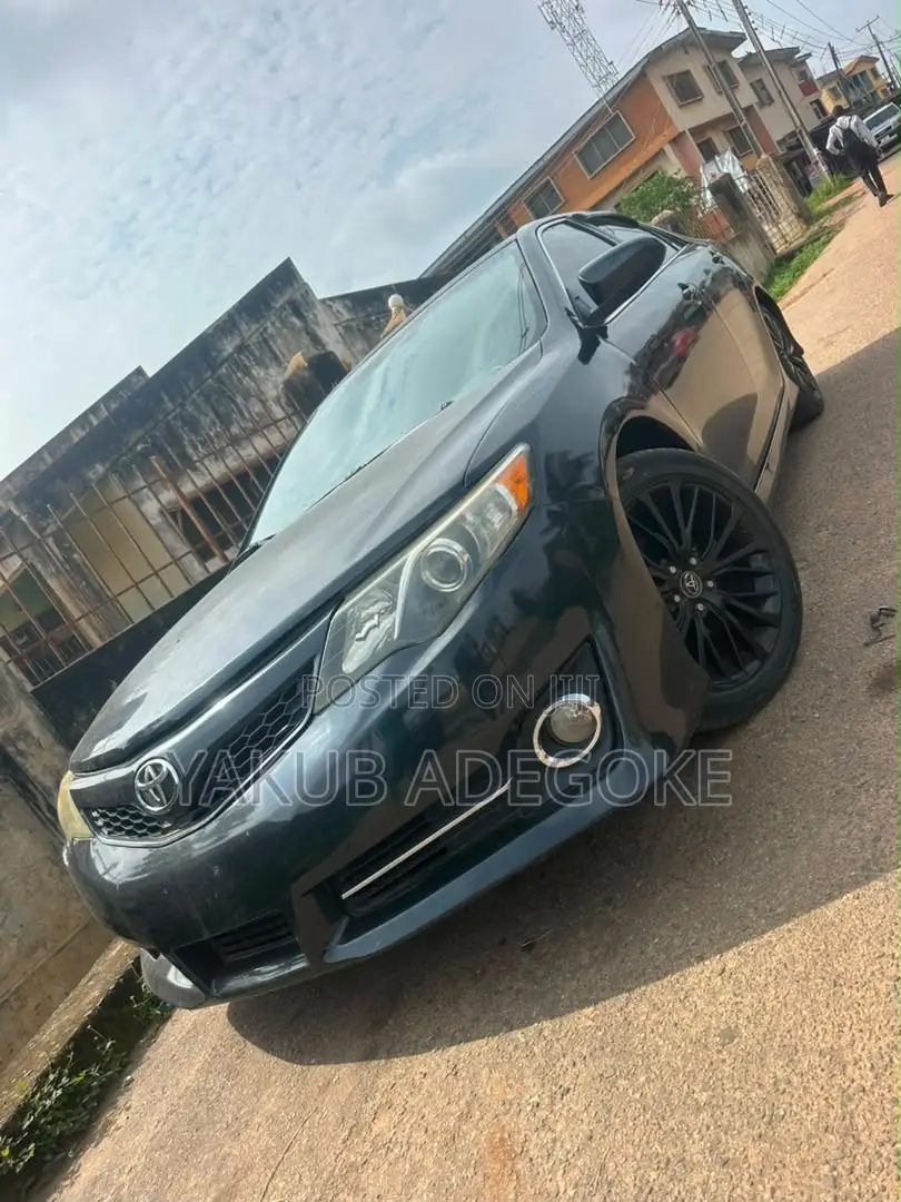 Toyota Camry 2014 Gray