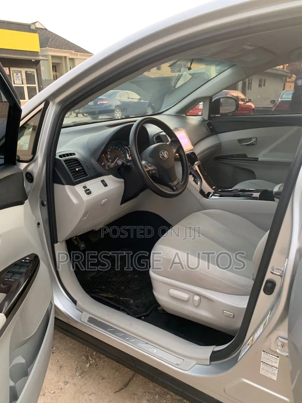 Toyota Venza 2010 Silver