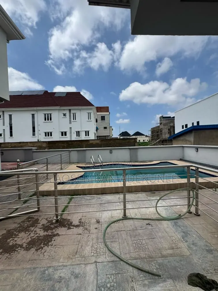 4bdrm Duplex in Lere Adigun Gra, Basorun for rent