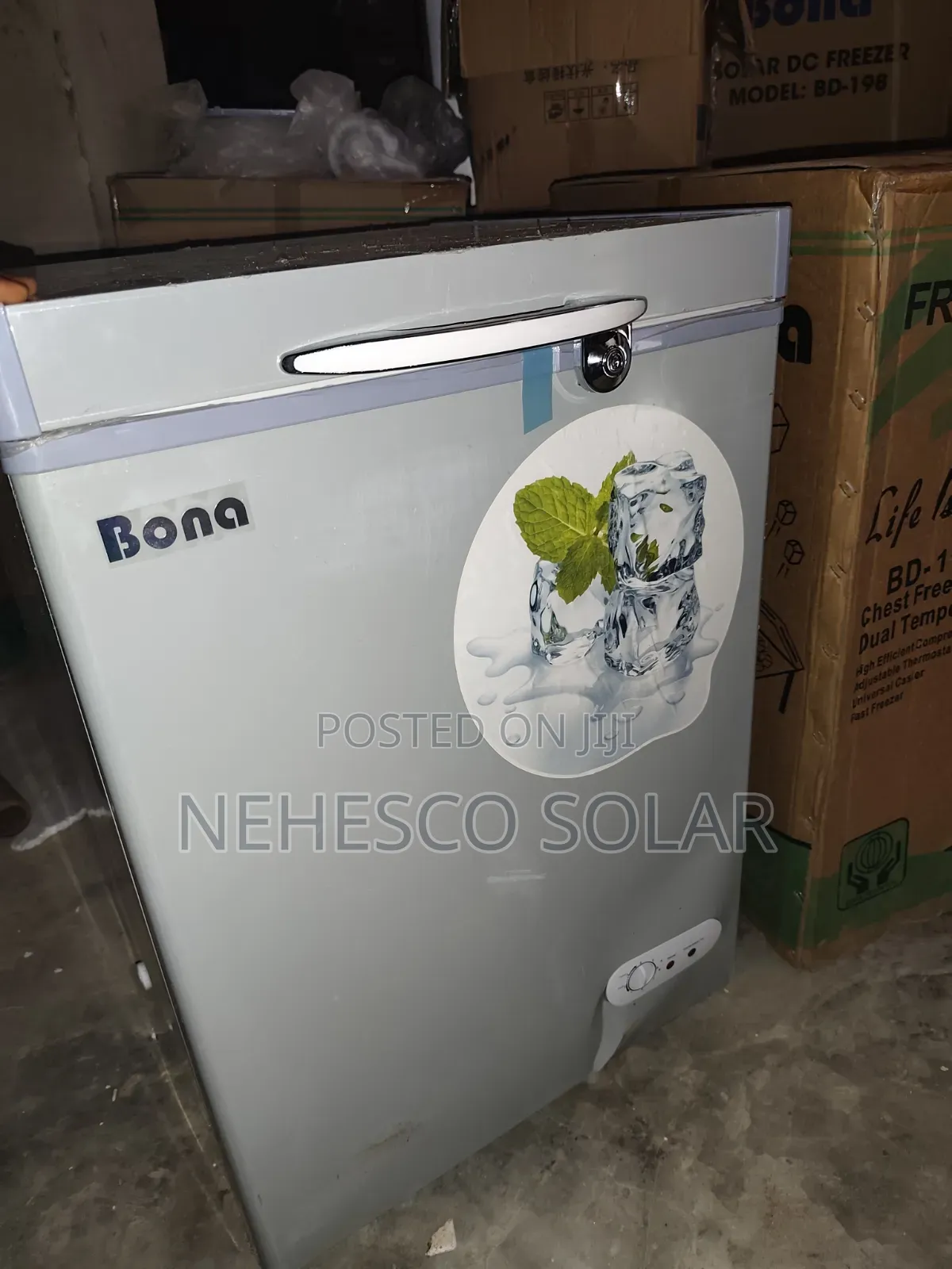 118L Heavy-Duty Bona Solar Freezer – Built to Last