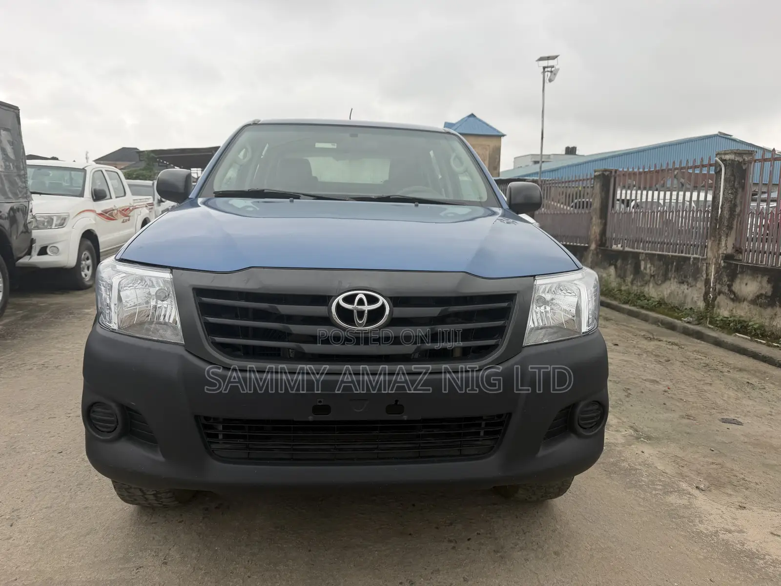Toyota Hilux 2013 Blue