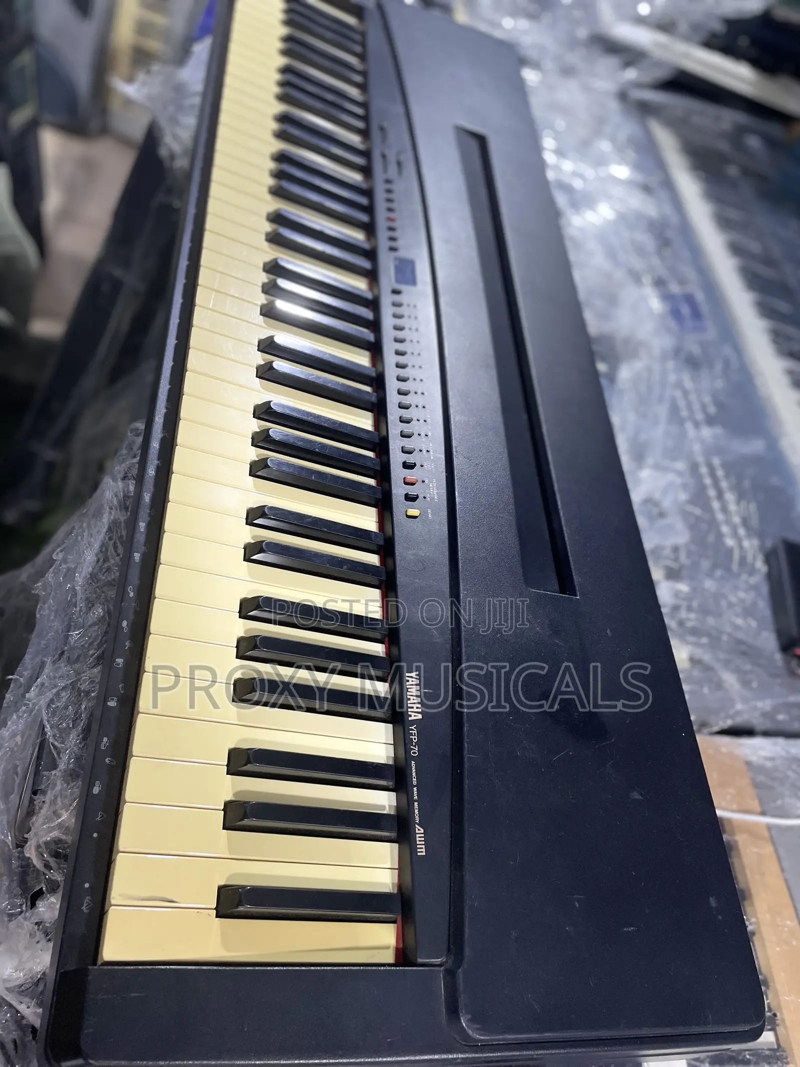 Yamaha YFP-70 Piano