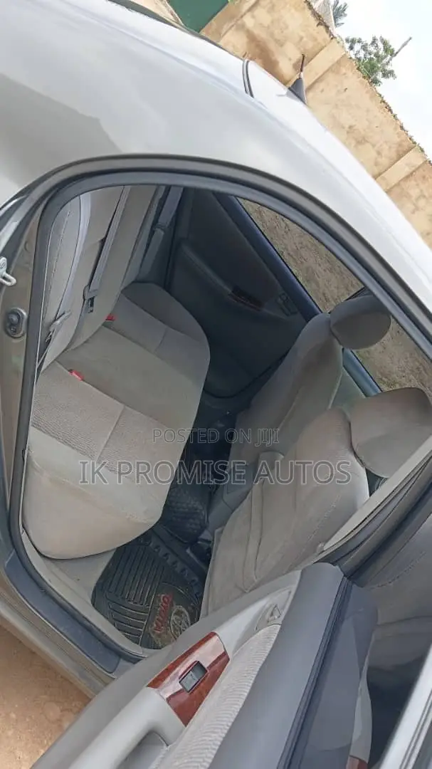 Toyota Corolla 2007 Gray
