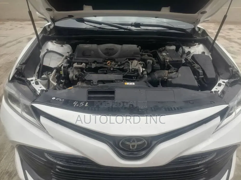 Toyota Camry 2019 White