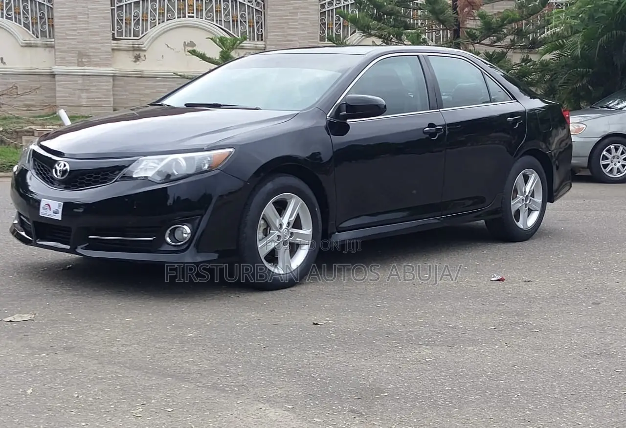 Toyota Camry SE 4dr Sedan (2.5L 4cyl 6A) 2014 Black