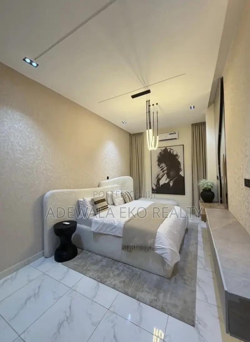 1-Bedroom Shortlet in Ologolo Lekki – Cinema, PS5, 24/7 Power