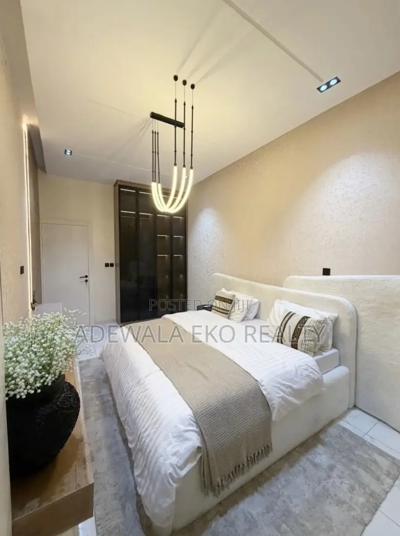 1-Bedroom Shortlet in Ologolo Lekki – Cinema, PS5, 24/7 Power