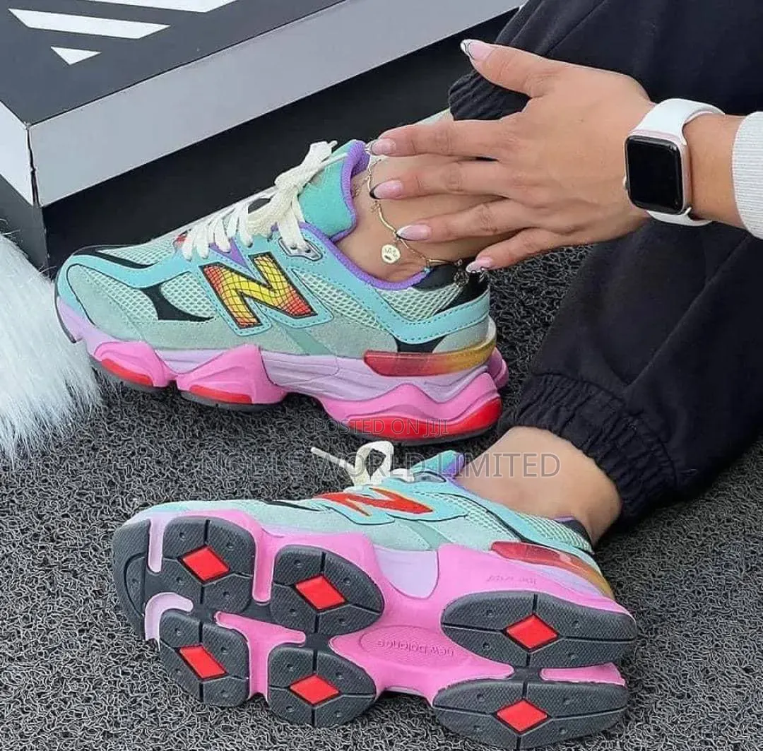 New Balance Women's Sneakers DOM 7d