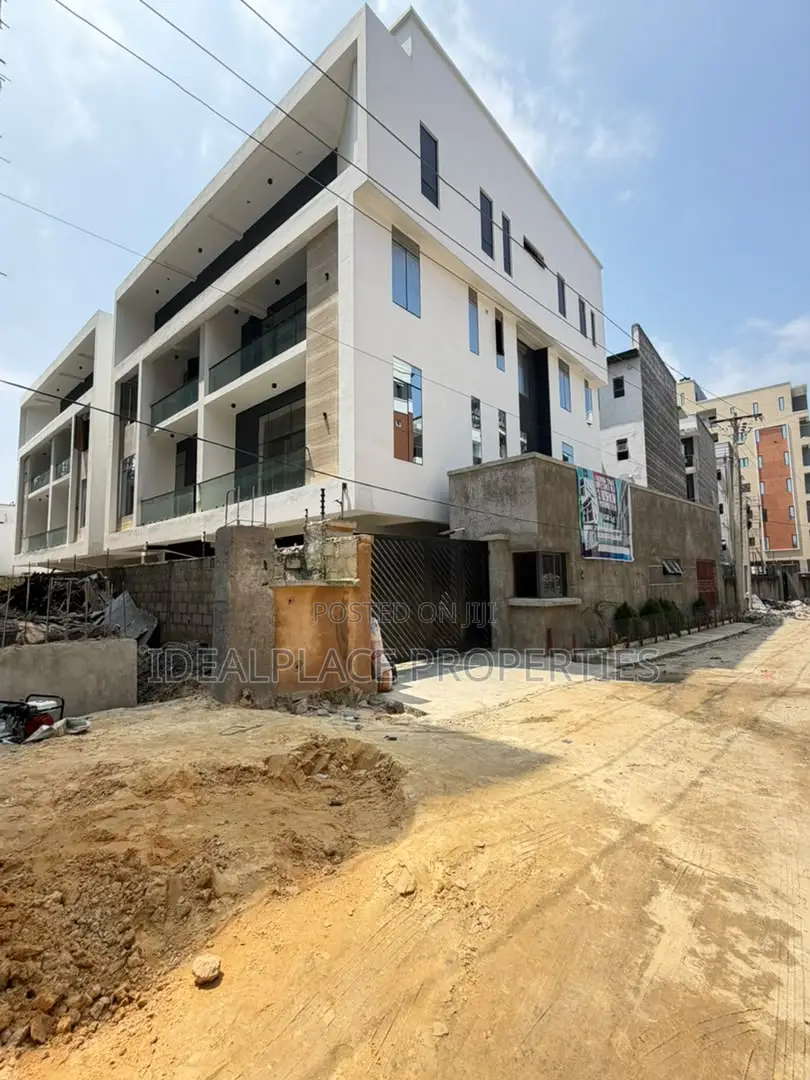 4bdrm Townhouse/Terrace in Lekki Phase 1 for sale