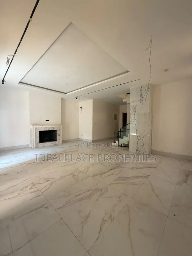 4bdrm Townhouse/Terrace in Lekki Phase 1 for sale
