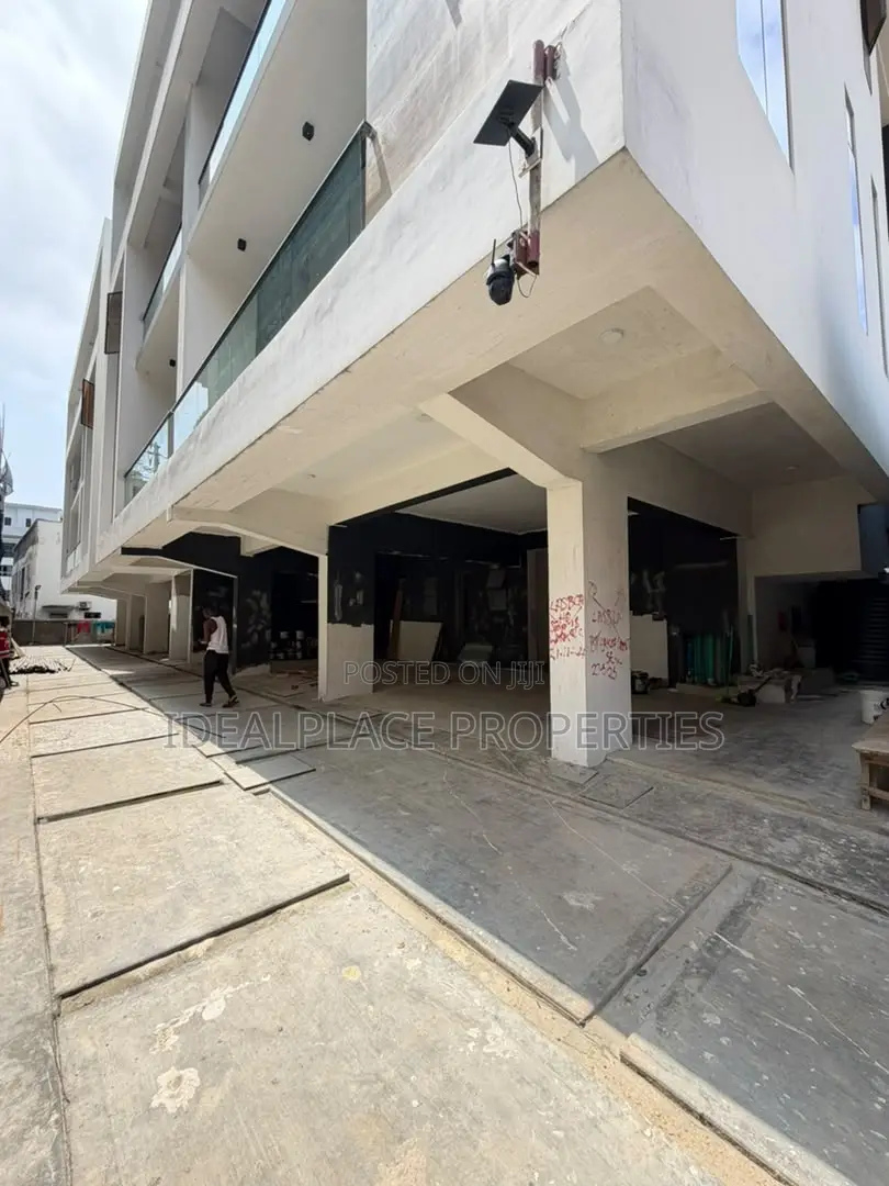 4bdrm Townhouse/Terrace in Lekki Phase 1 for sale