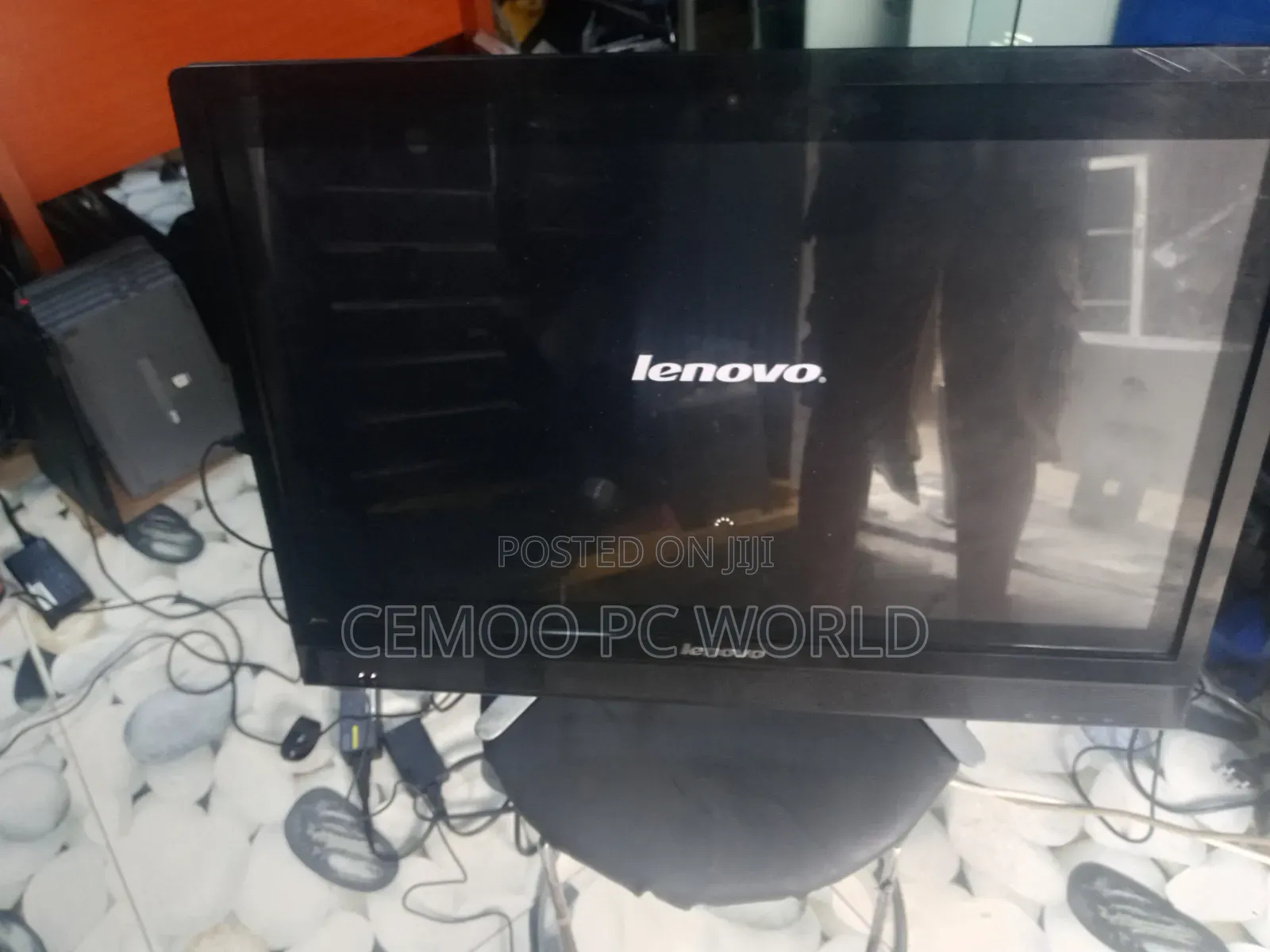 Desktop Computer Lenovo ideacentre 720 8GB Intel Core i3 HDD 500GB