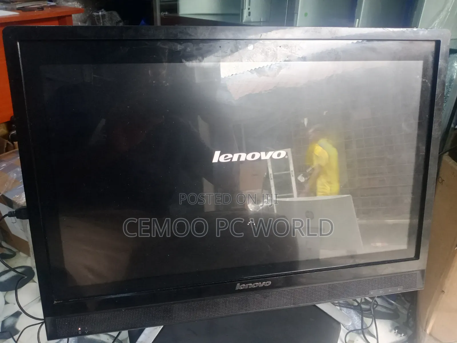 Desktop Computer Lenovo ideacentre 720 8GB Intel Core i3 HDD 500GB