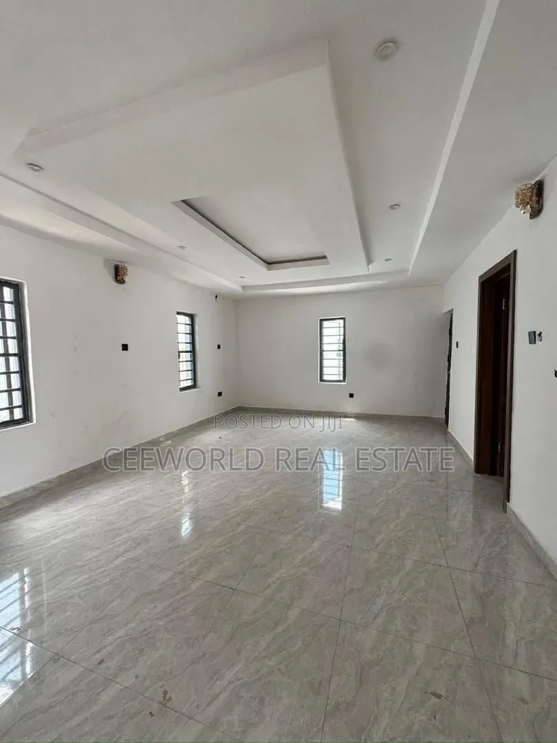 4bdrm Duplex in Agodi Gra for rent
