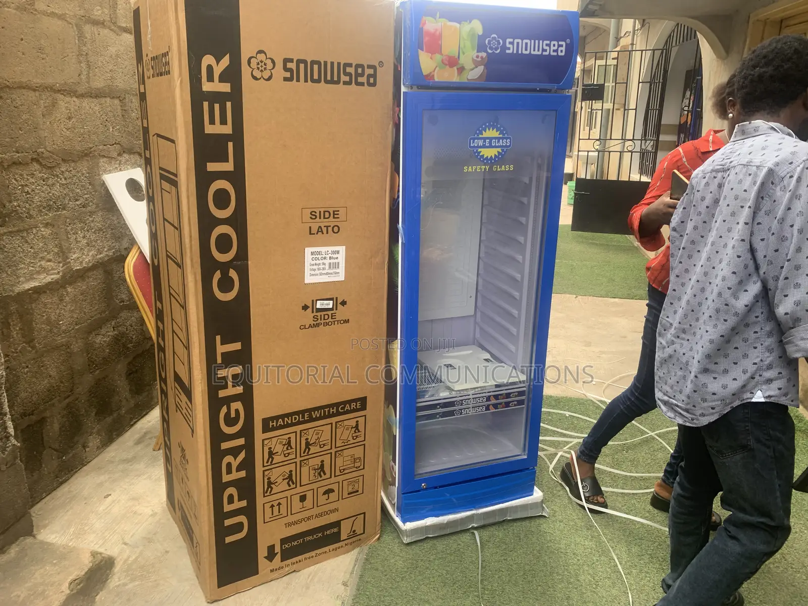 Snowsea LC-300 300L Beverage Display Chiller