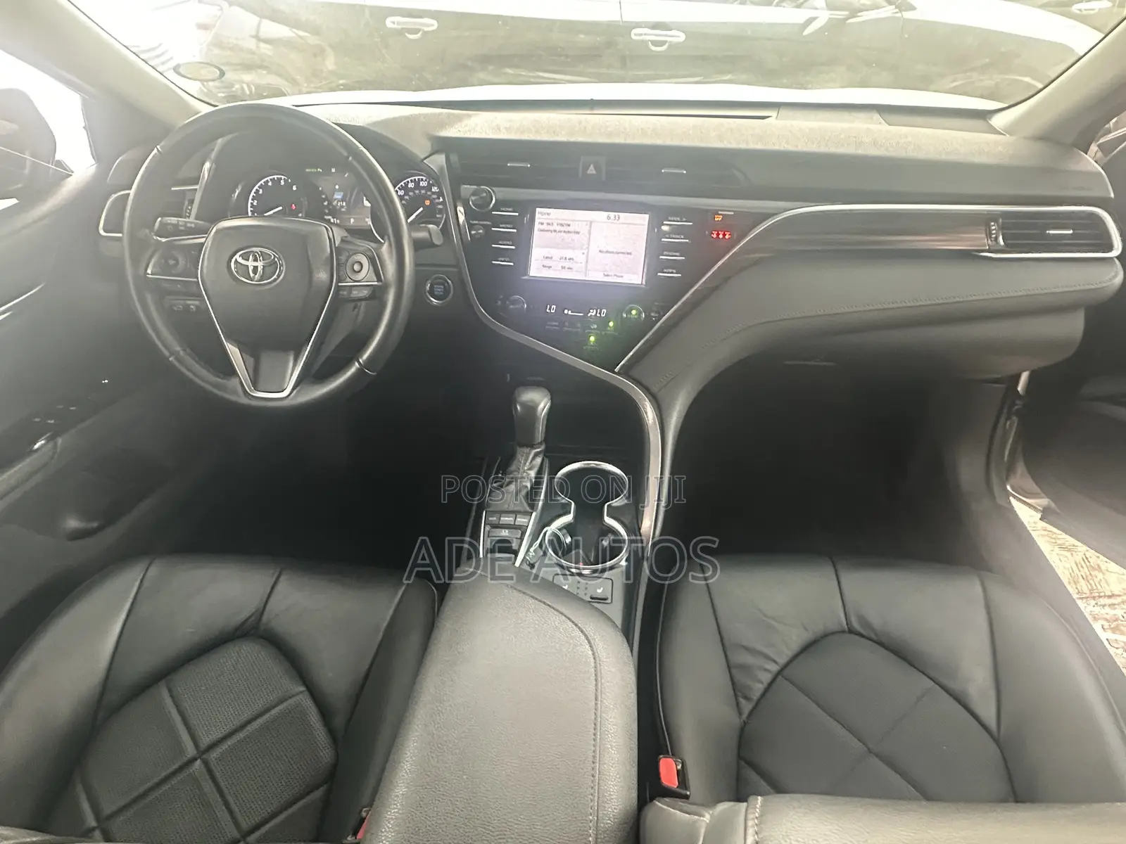 Toyota Camry XLE FWD (2.5L 4cyl 8AM) 2018 Silver