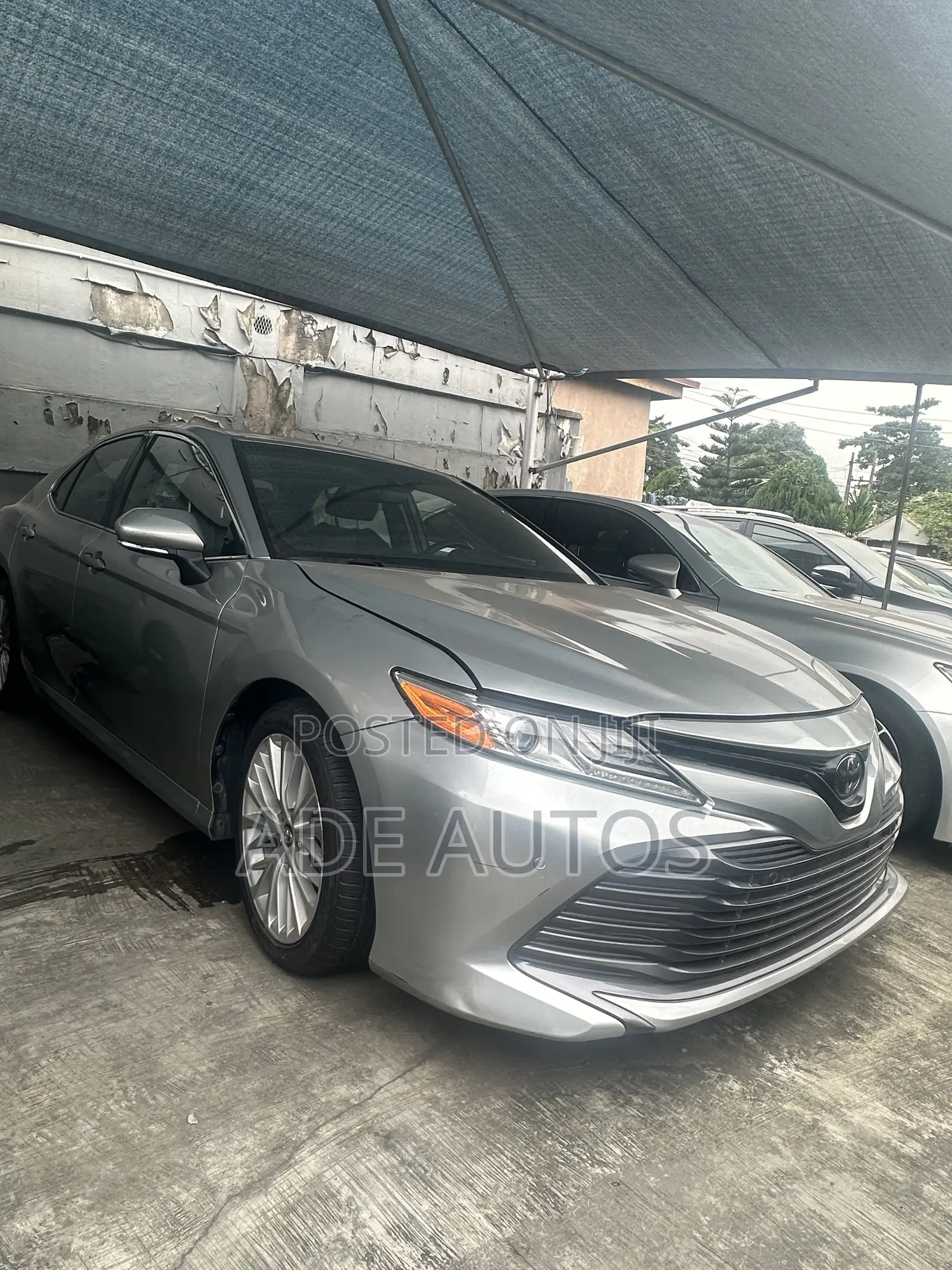 Toyota Camry XLE FWD (2.5L 4cyl 8AM) 2018 Silver