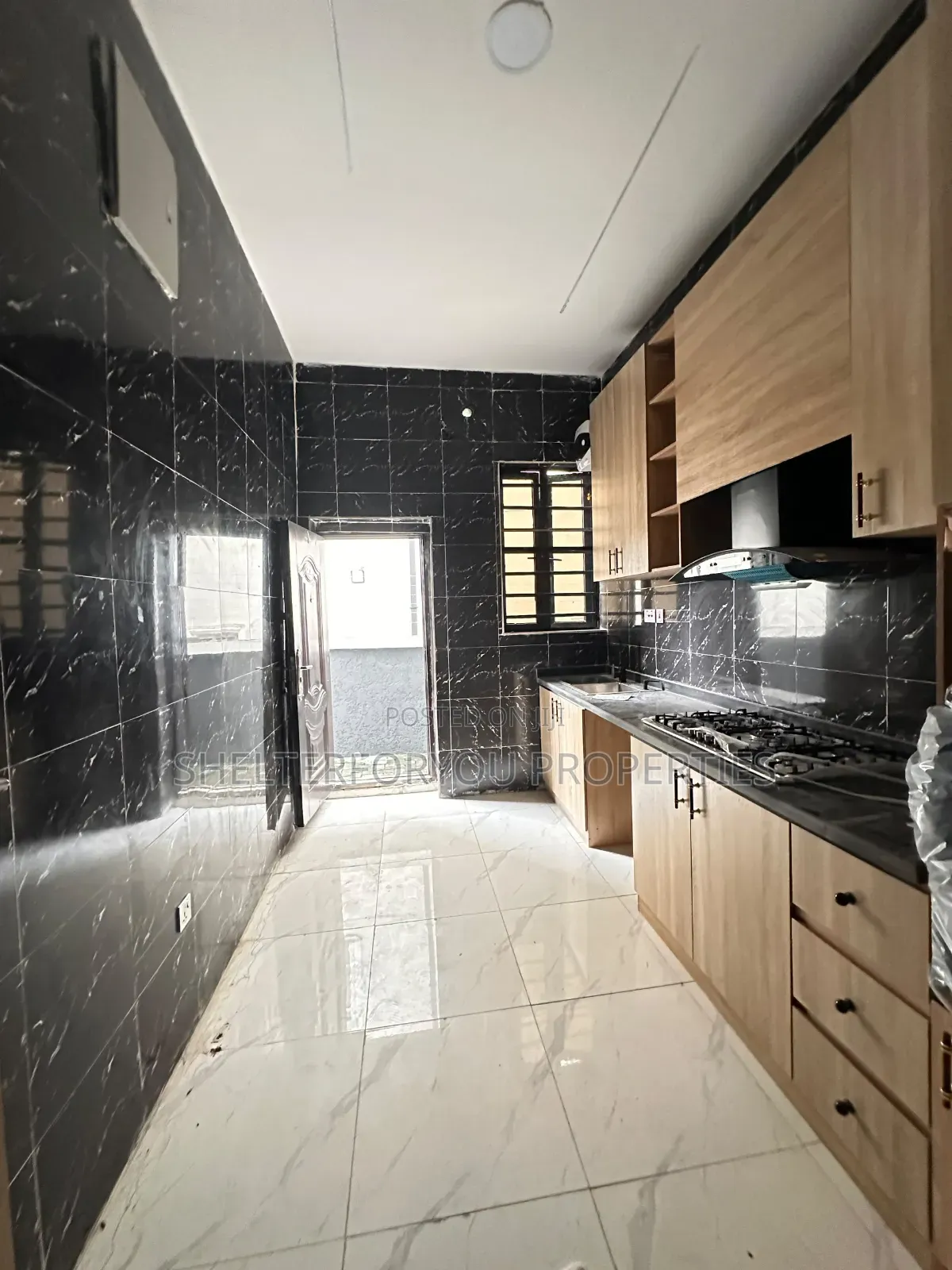 4bdrm Duplex in Ikota for rent
