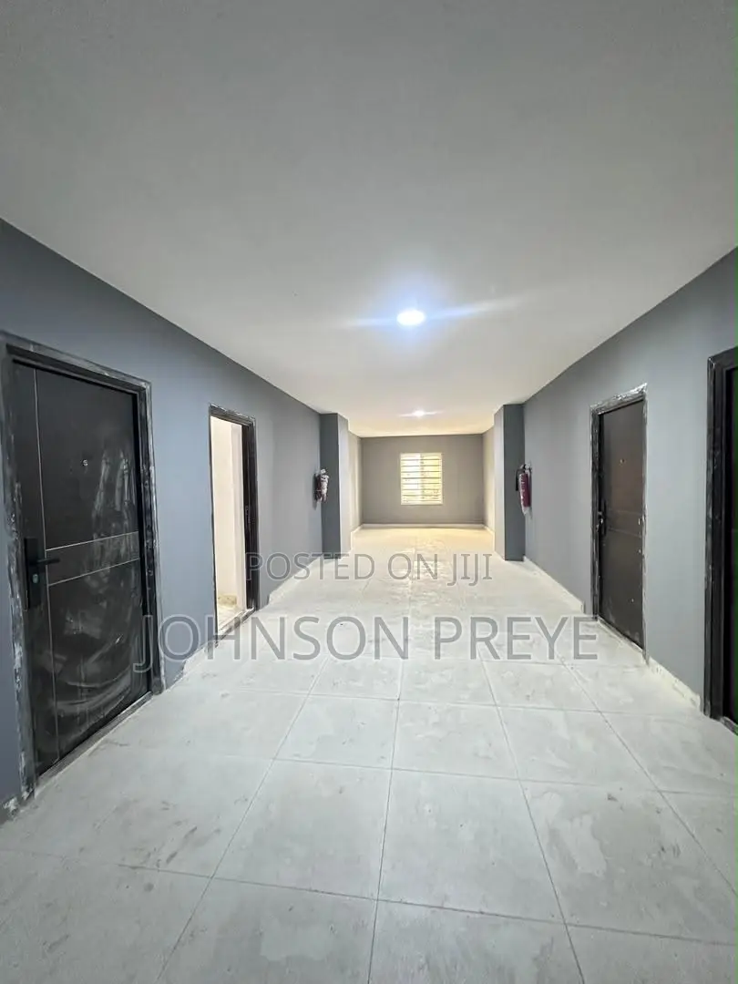 2bdrm Apartment in Lekki Phase 1 for rent