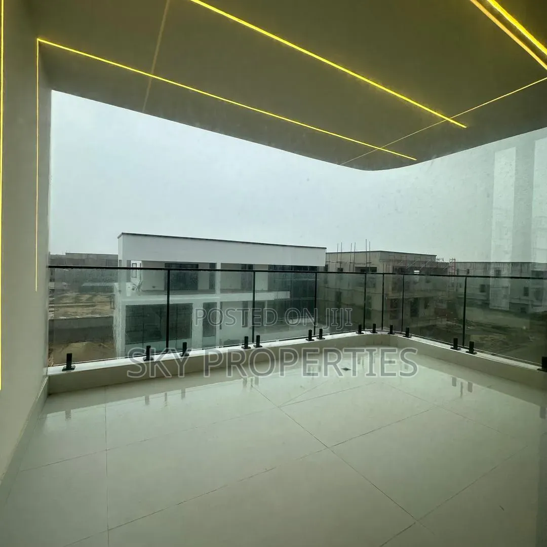 5bdrm Duplex in Off Freedom Way, Lekki Phase 1 for sale