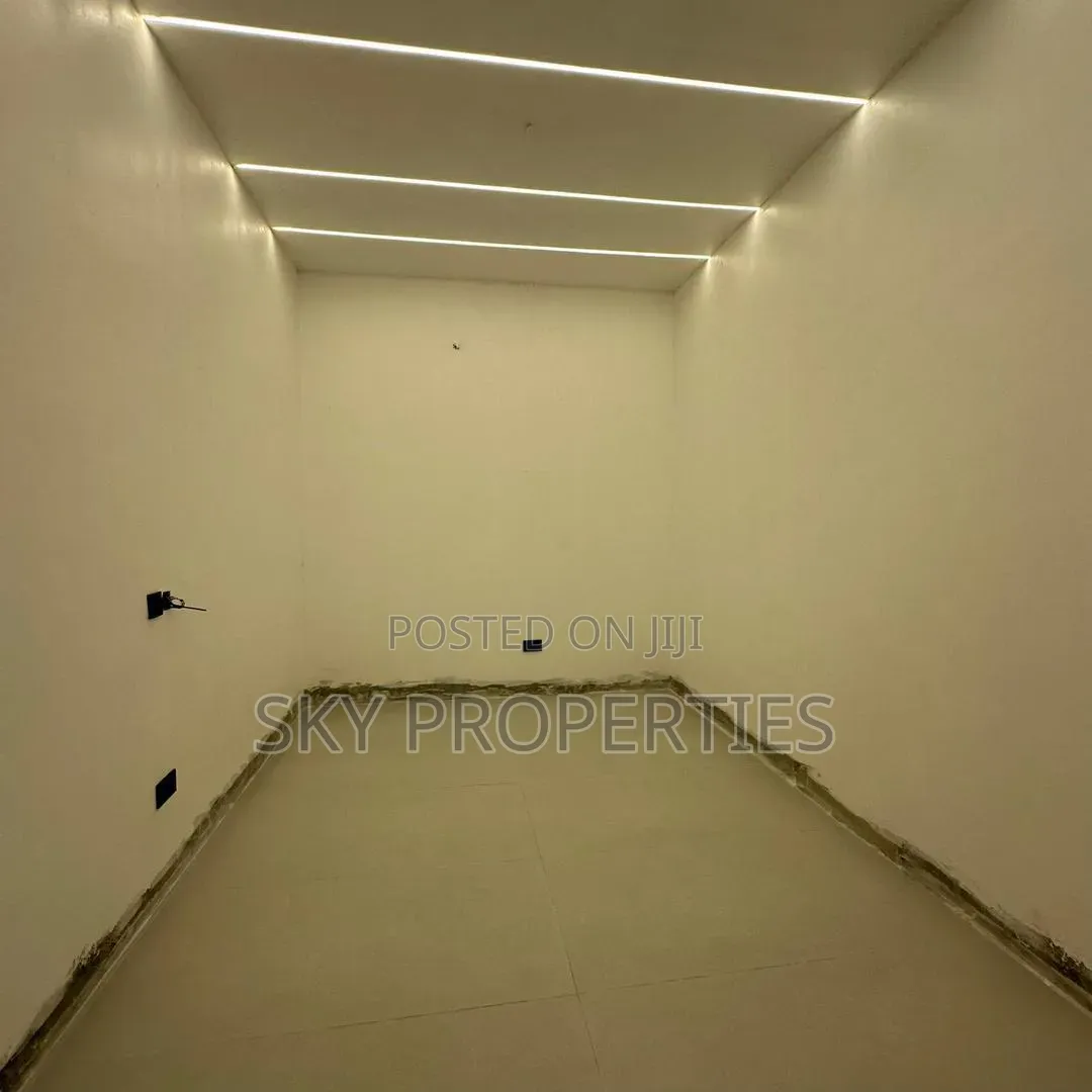 5bdrm Duplex in Off Freedom Way, Lekki Phase 1 for sale