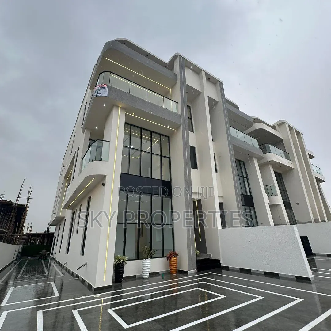 5bdrm Duplex in Off Freedom Way, Lekki Phase 1 for sale