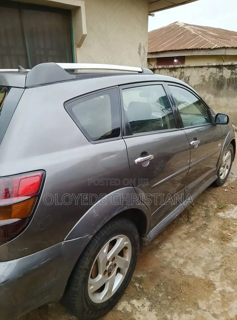 Pontiac Vibe AWD 2006