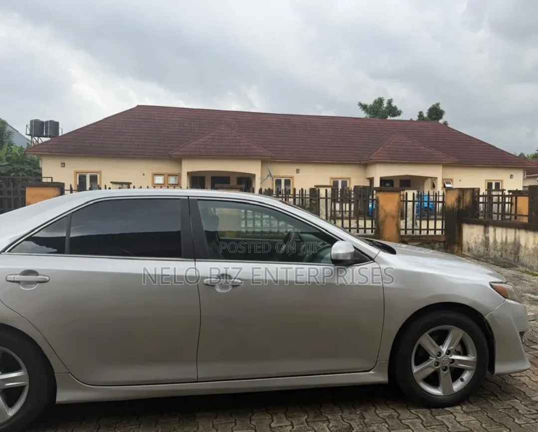 Toyota Camry 2013 Silver
