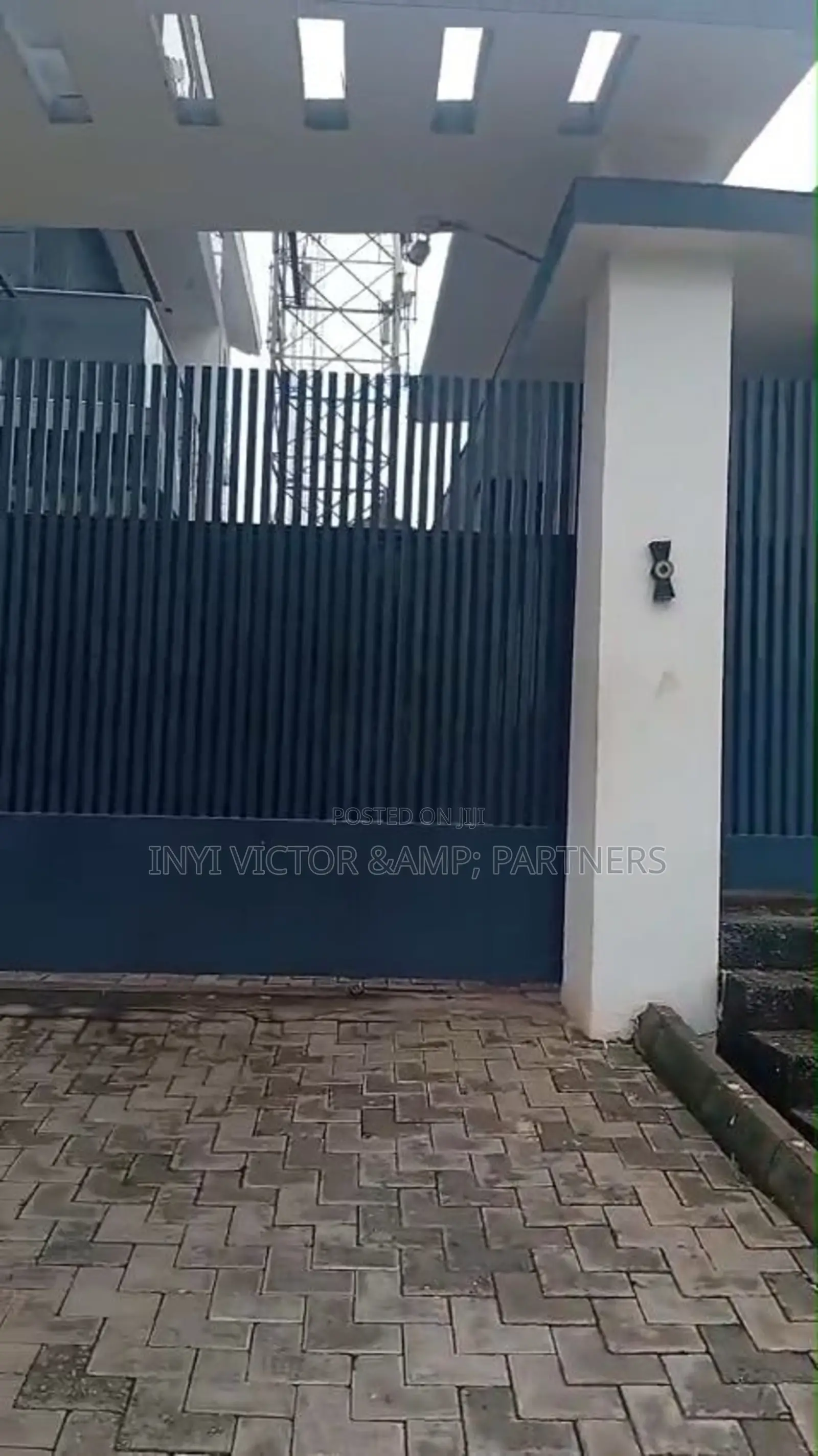 9bdrm Duplex in Zone 2 / Wuse for sale