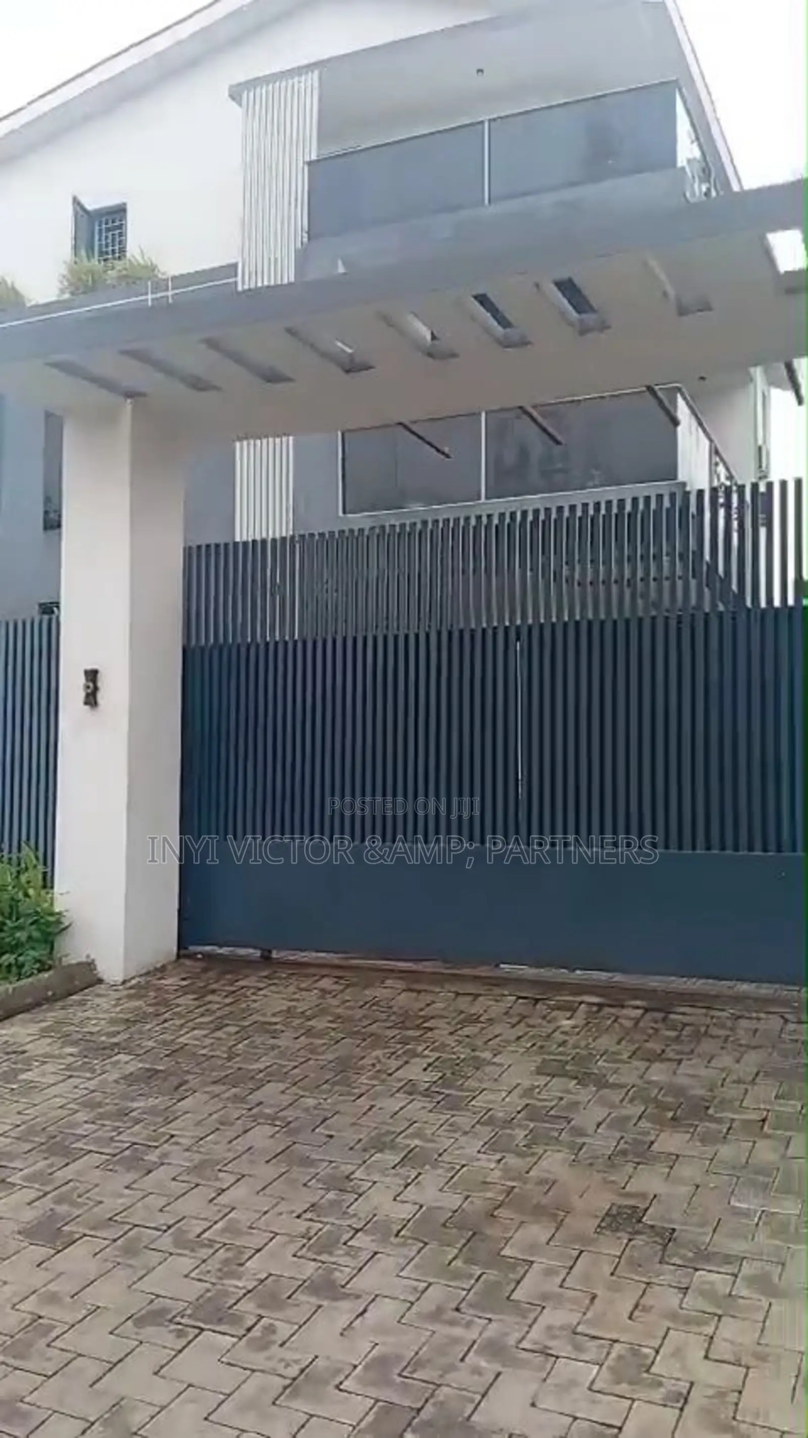 9bdrm Duplex in Zone 2 / Wuse for sale