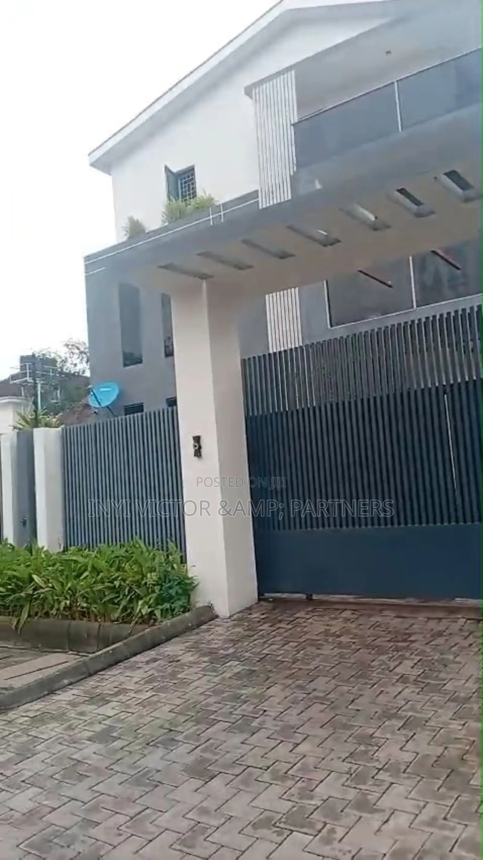 9bdrm Duplex in Zone 2 / Wuse for sale