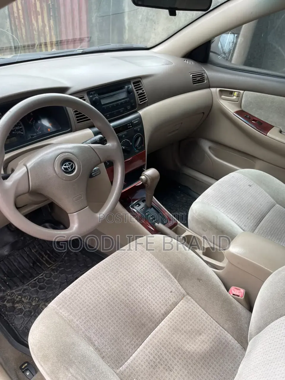 Toyota Corolla 1.6 VVT-i Luna Limousine 2007 Gold