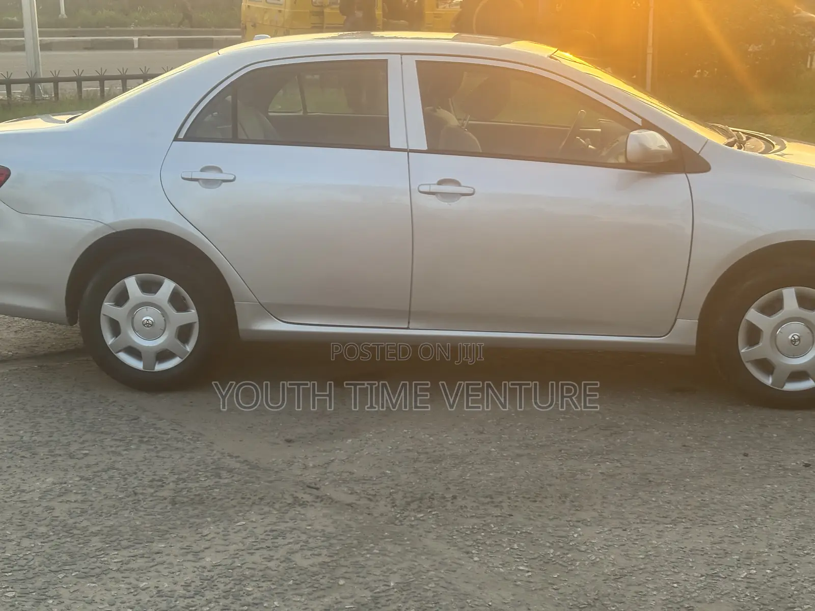 Toyota Corolla LE 4dr Sedan (1.8L 4 cyl 4A) 2009 Silver