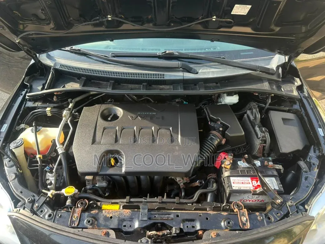 Toyota Corolla LE 4dr Sedan (1.8L 4cyl 4A) 2013 Black