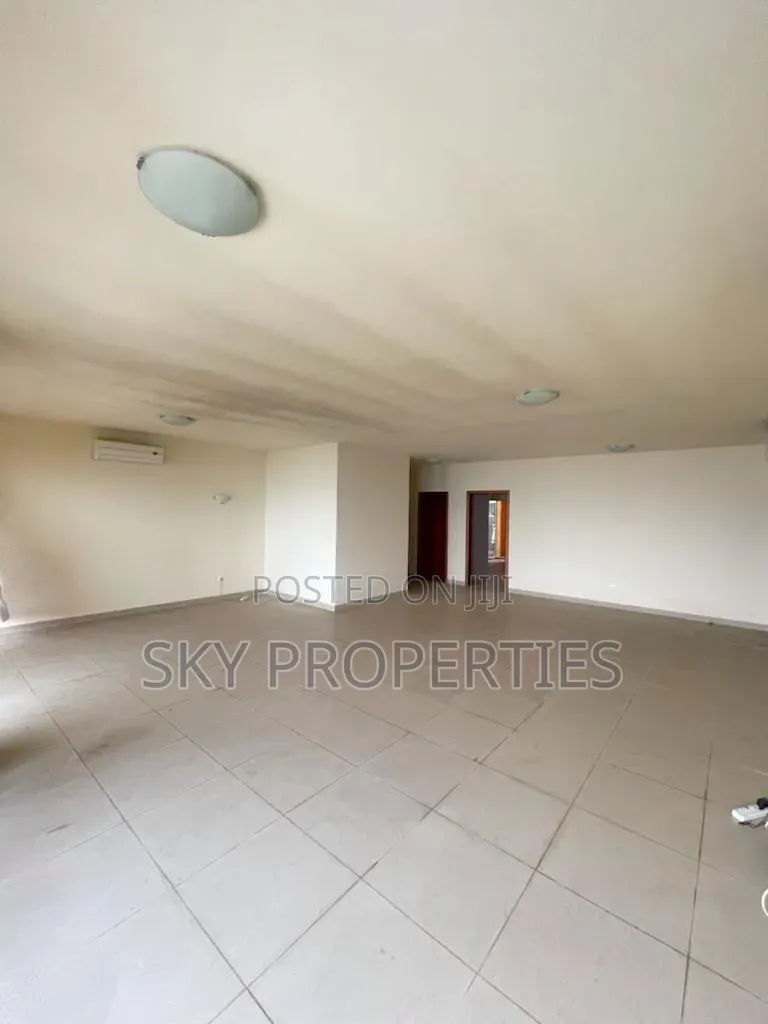 3bdrm Apartment in Banana, Old Ikoyi for sale