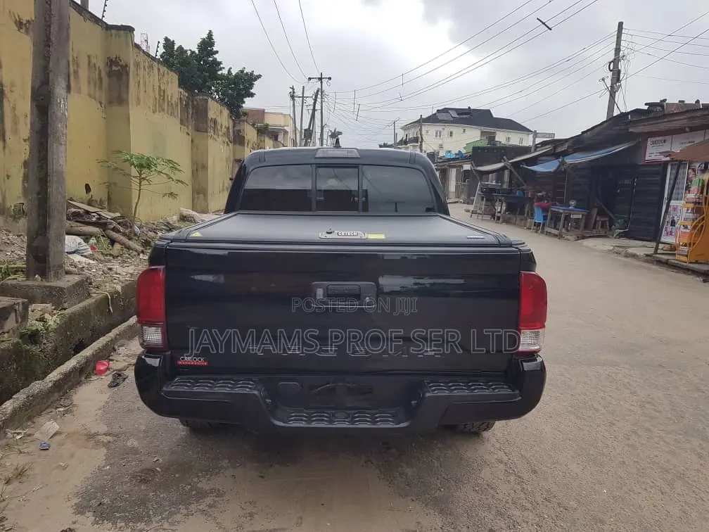 Toyota Tacoma SR5 2021 Black