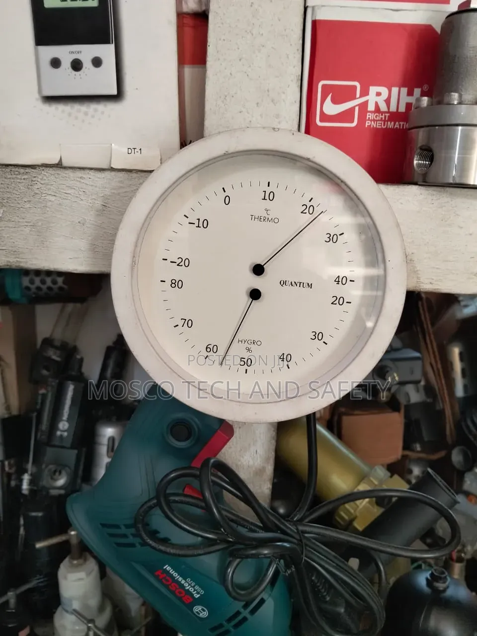 Quantum Analog Hygrometer (Humidity Temperature Meter)