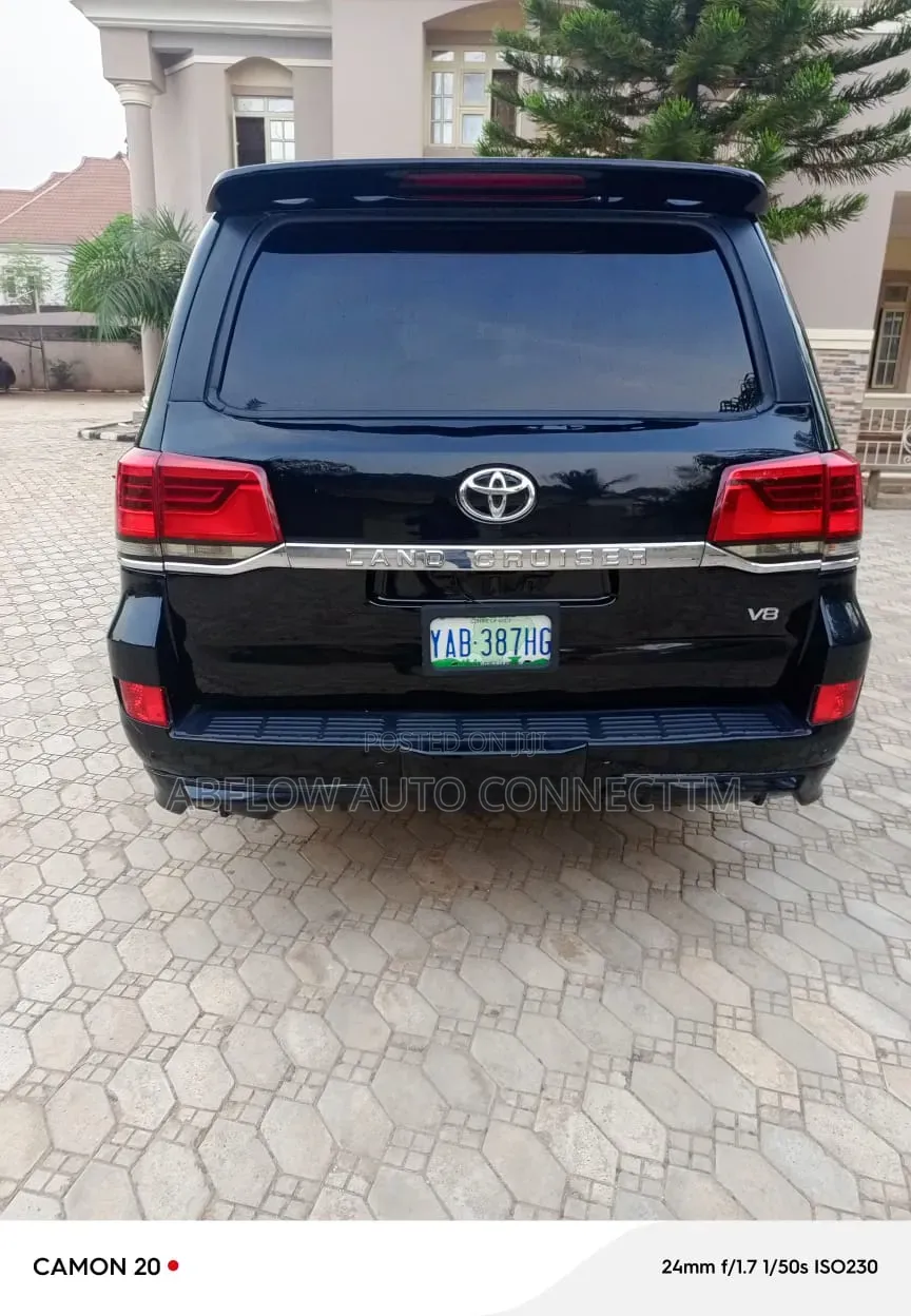 Toyota Sequoia Limited 4dr SUV (4.7L 8cyl 4A) 2003 Black