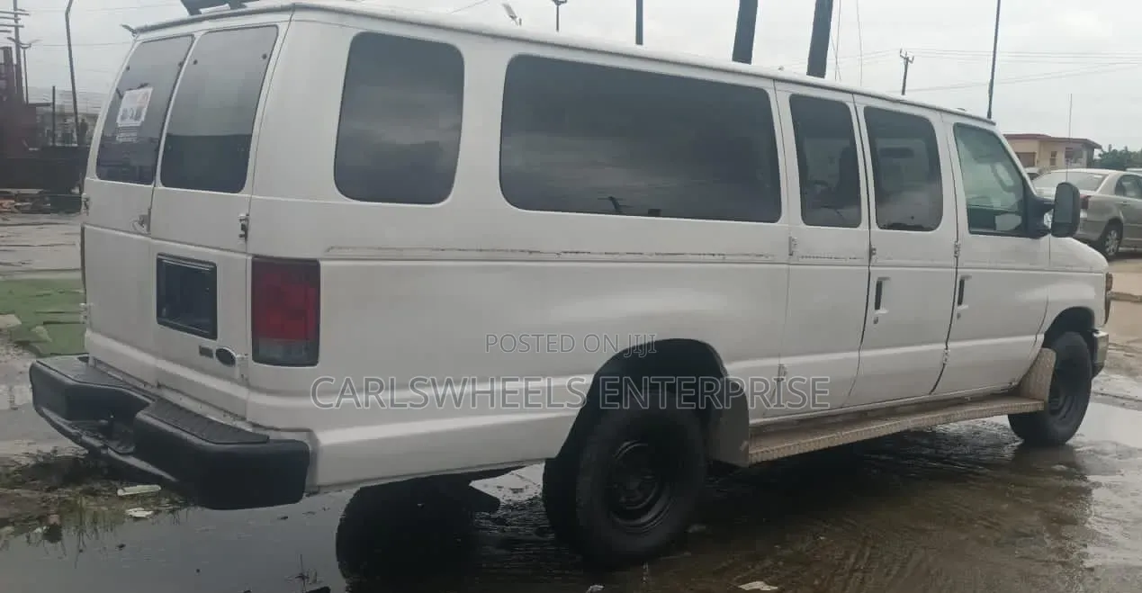 Ford E350 2010