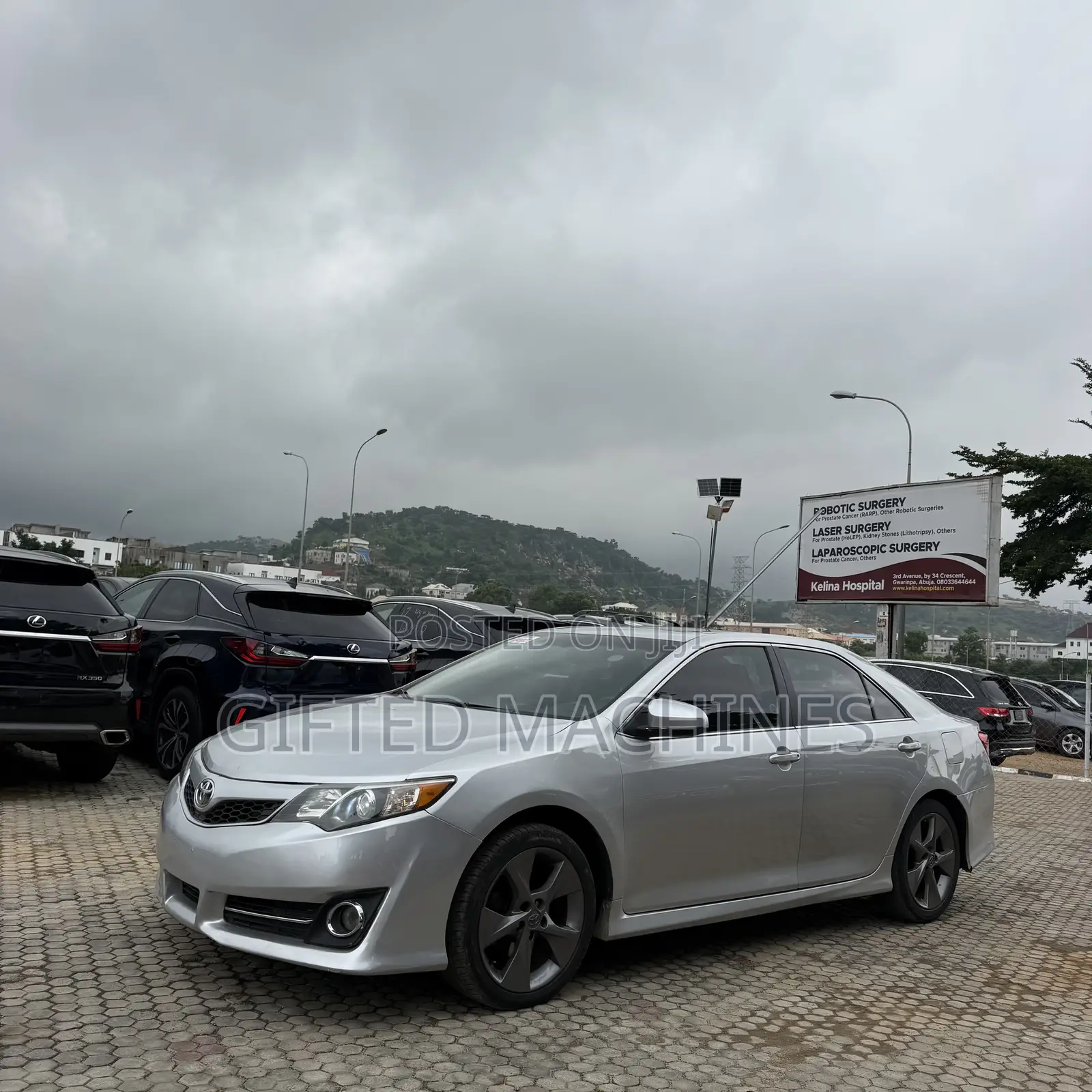 Toyota Camry SE V6 4dr Sedan (3.5L 6cyl 6A) 2012 Silver