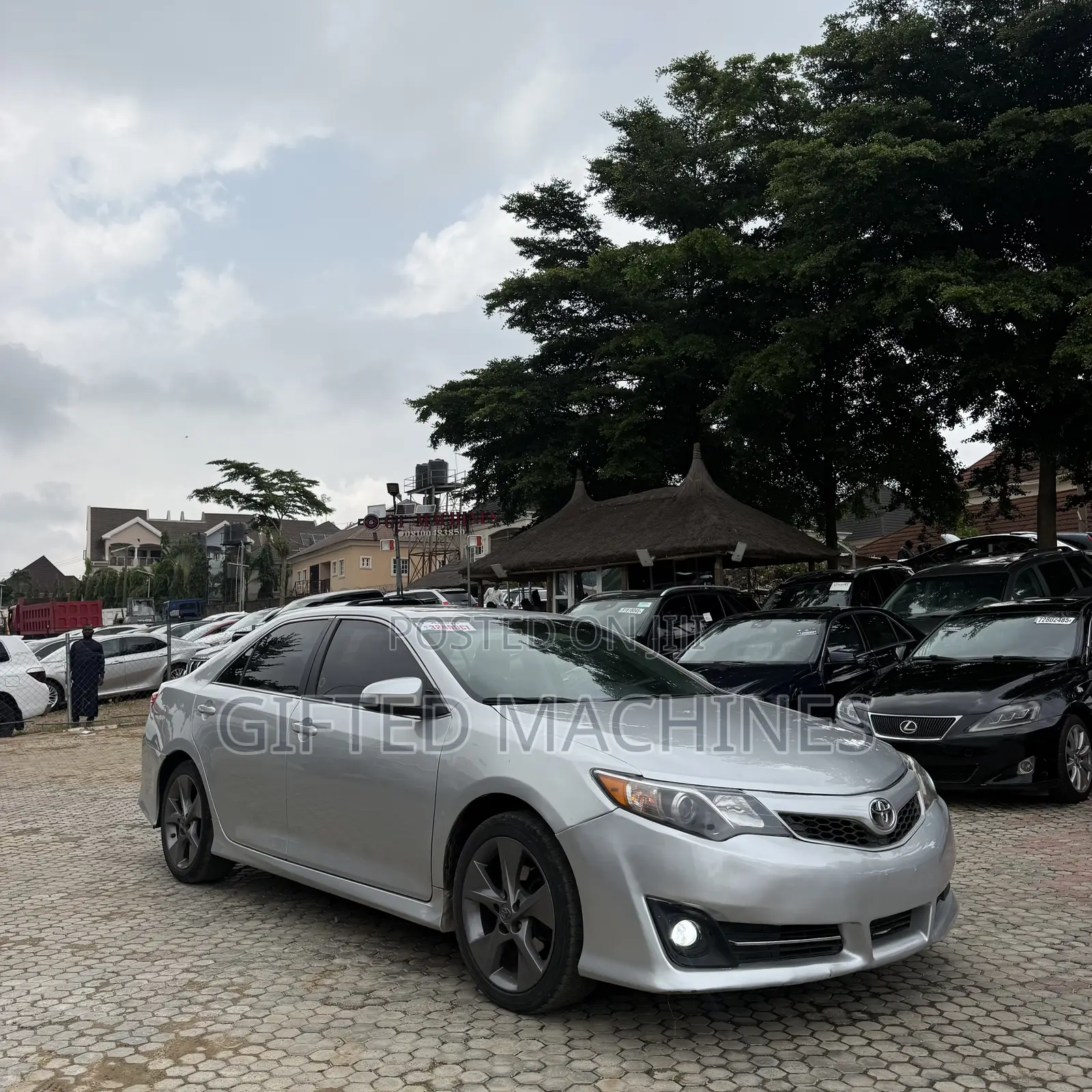Toyota Camry SE V6 4dr Sedan (3.5L 6cyl 6A) 2012 Silver