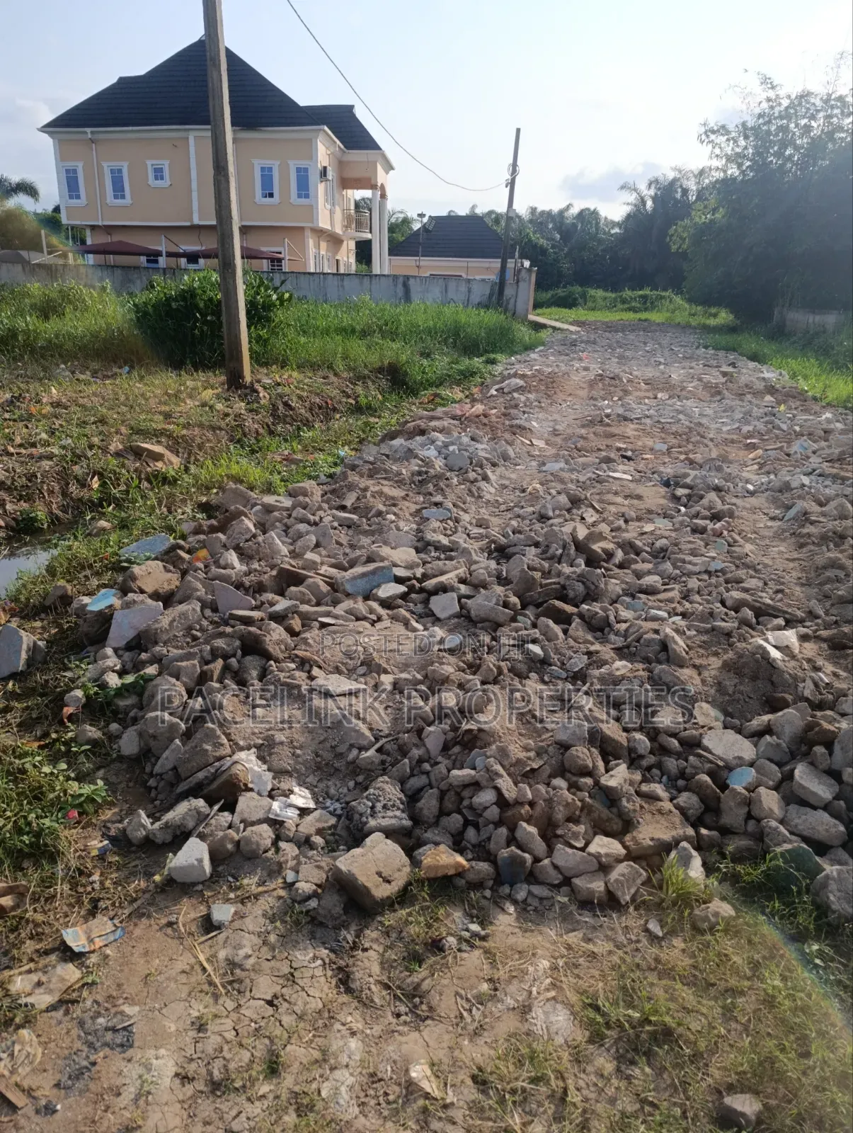 Full Plot of Land 640sqm in a Very Decent Area Close Not Too Far
