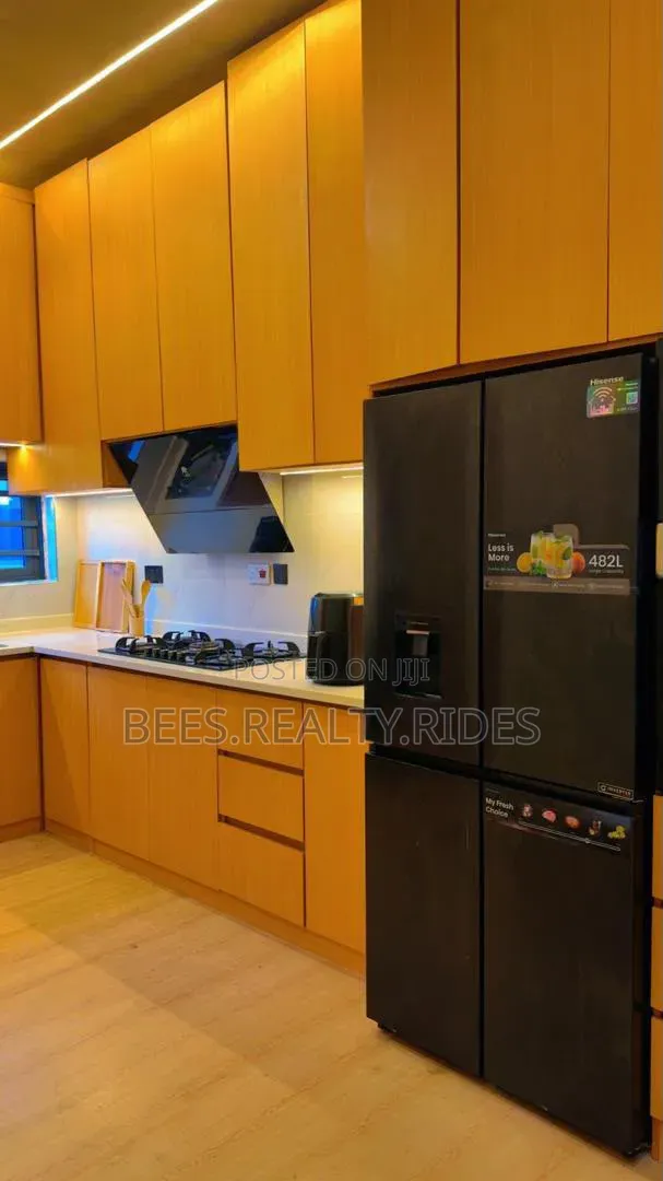 African-Crafted 2 Bedroom Maisonette With Private Balconies Bathtub